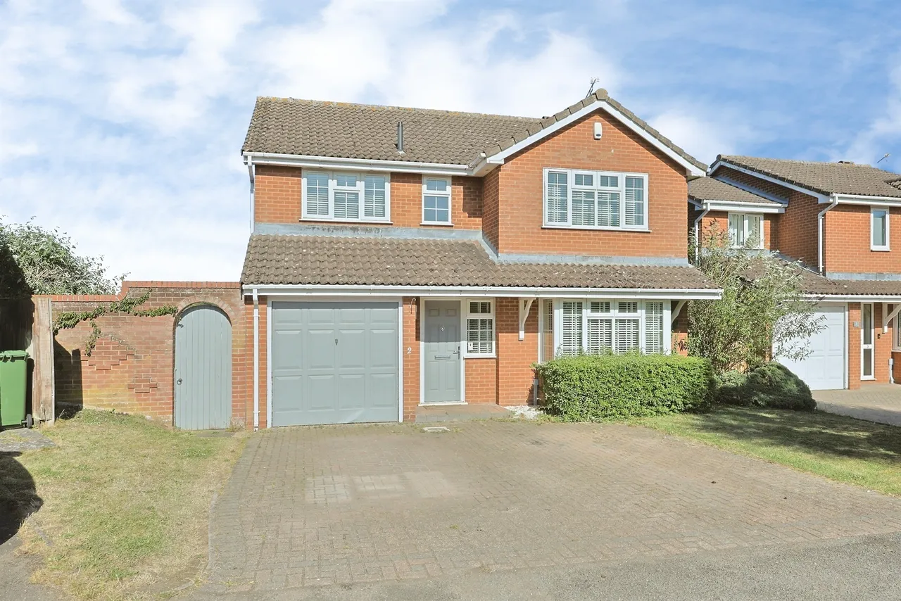 4 bed house for sale — Viking Close, Swaffham