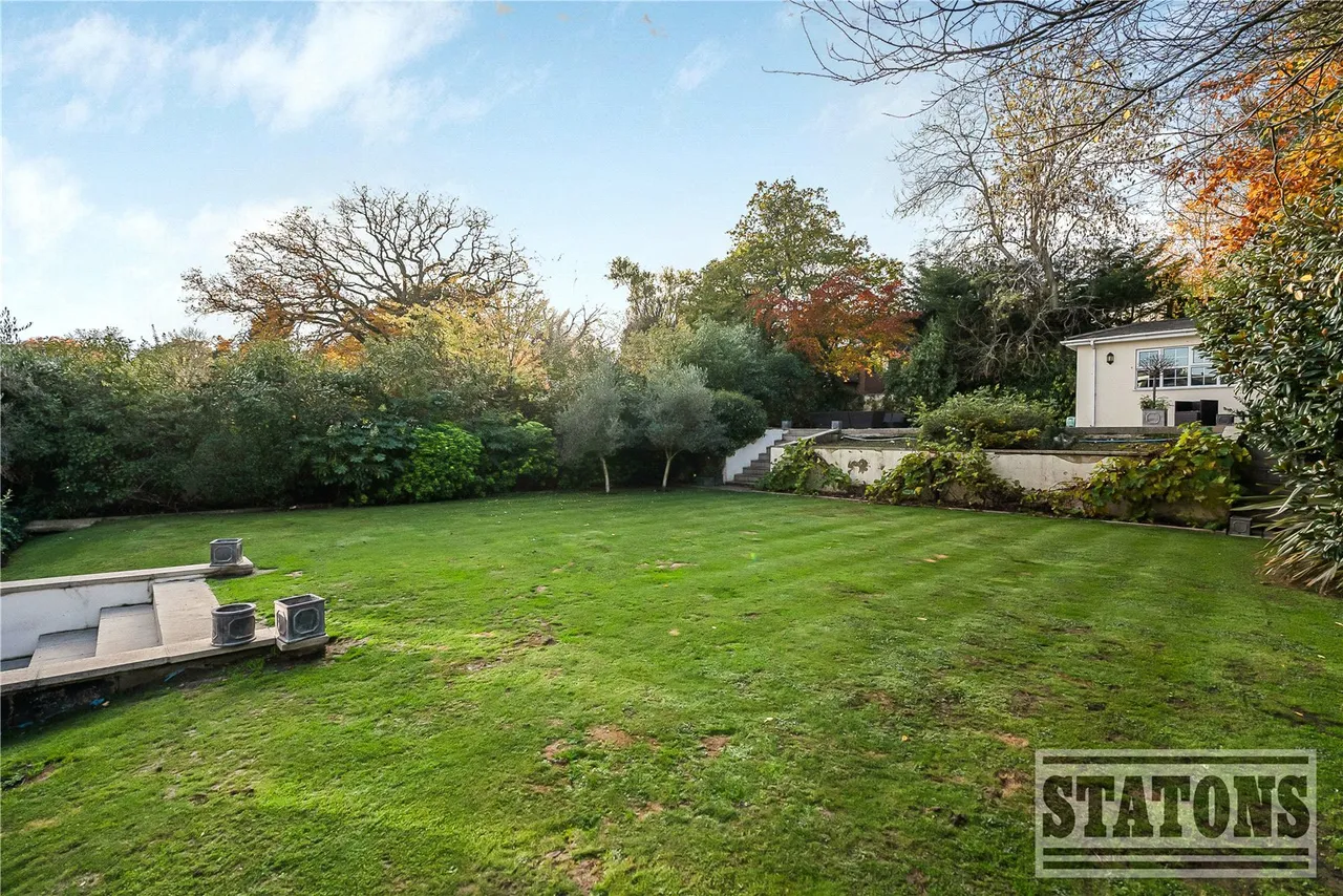 Broadgates Avenue, Hadley Wood, Hertfordshire, EN4 0NU, photo 30