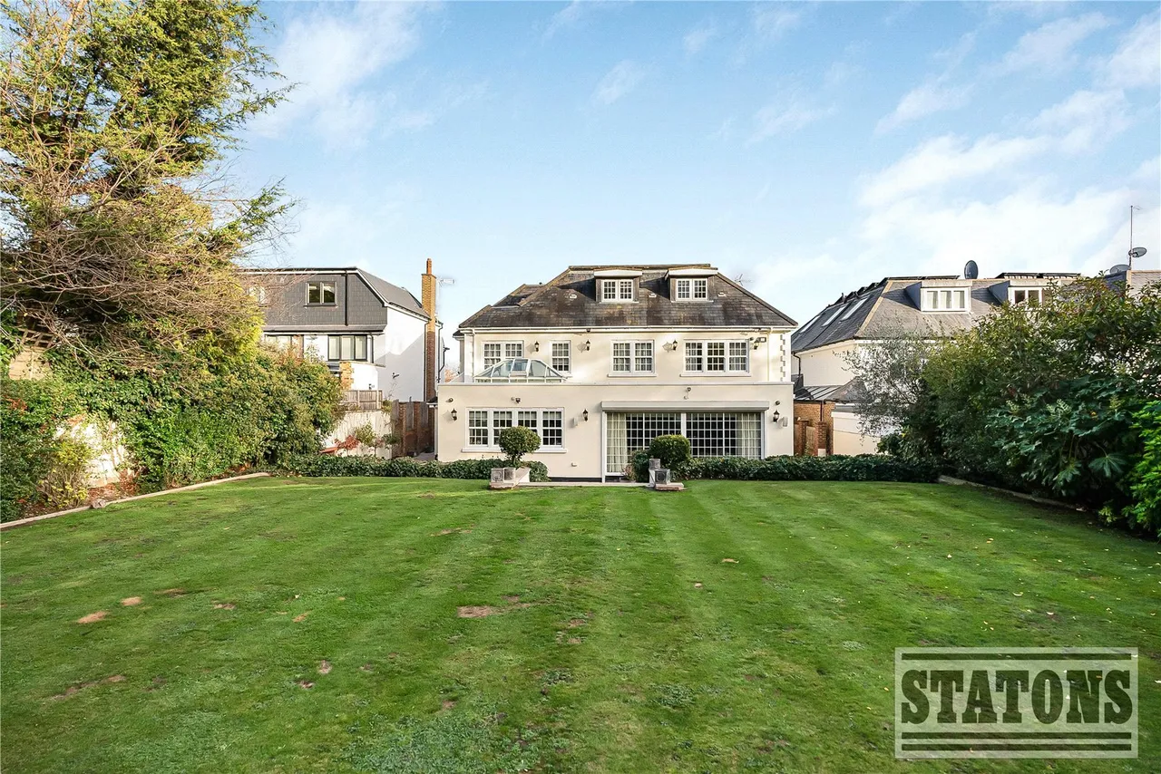 Broadgates Avenue, Hadley Wood, Hertfordshire, EN4 0NU, photo 33