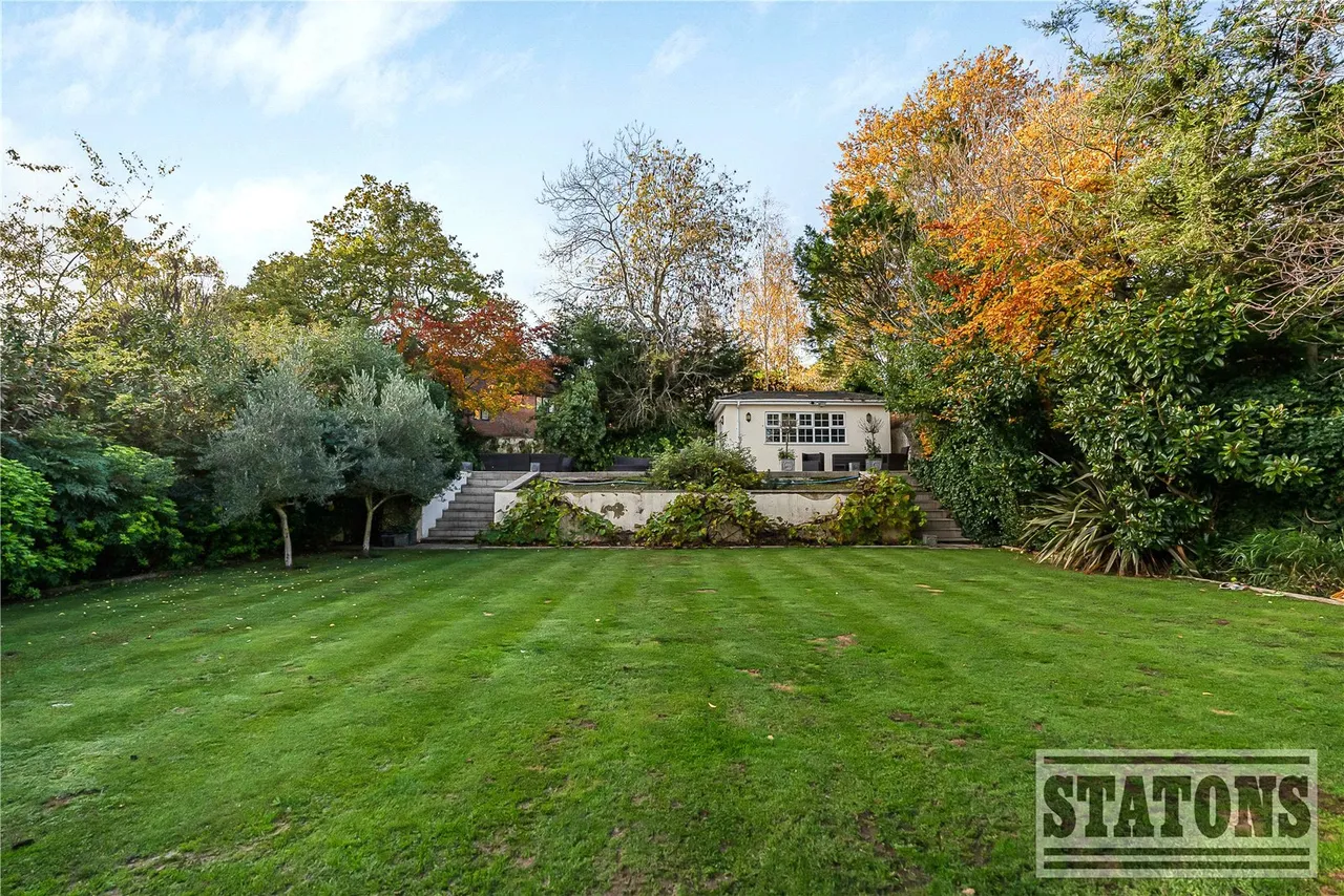 Broadgates Avenue, Hadley Wood, Hertfordshire, EN4 0NU, photo 31