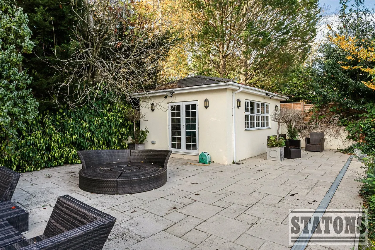 Broadgates Avenue, Hadley Wood, Hertfordshire, EN4 0NU, photo 32