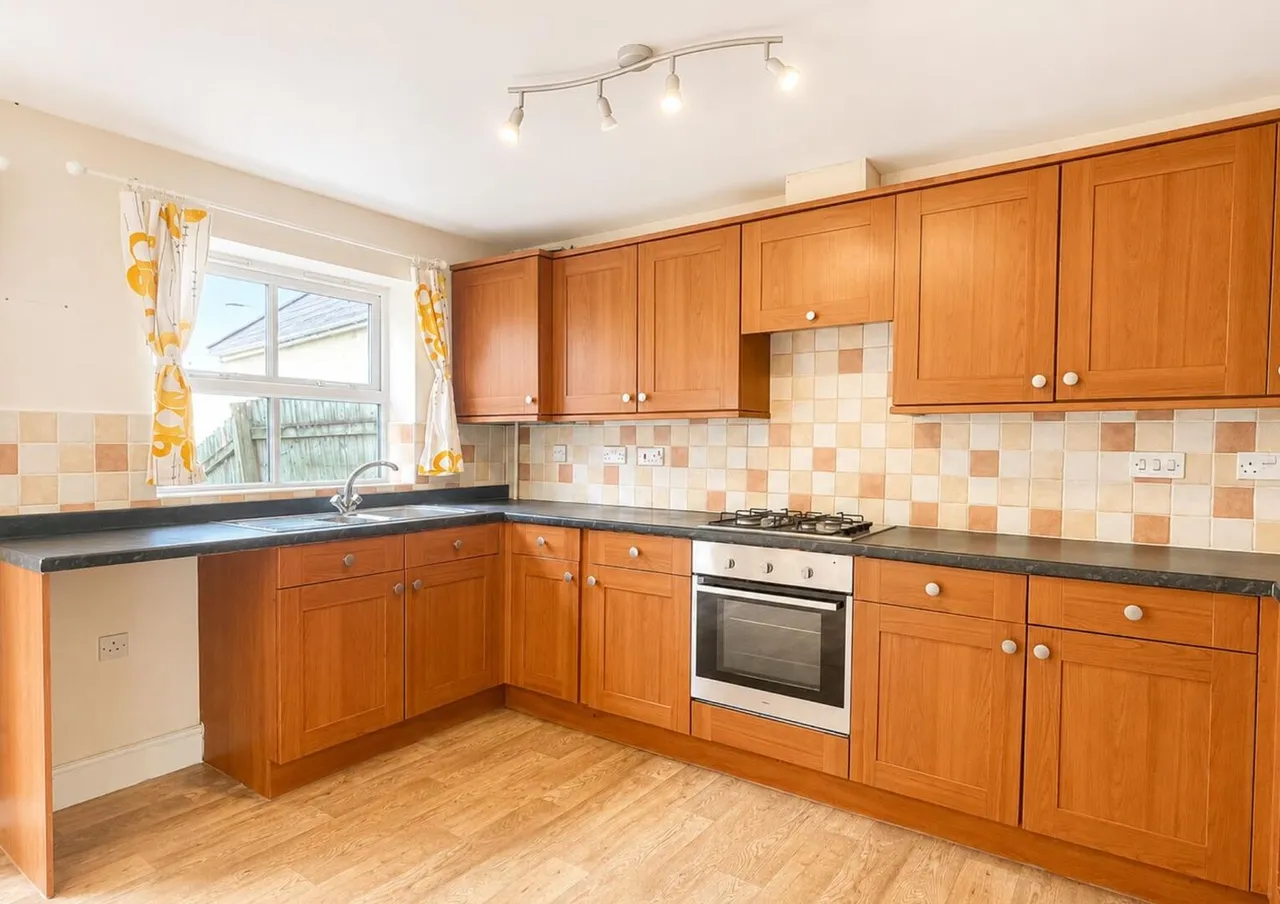 Henley Way Frome, Somerset BA11 3HY, photo 2