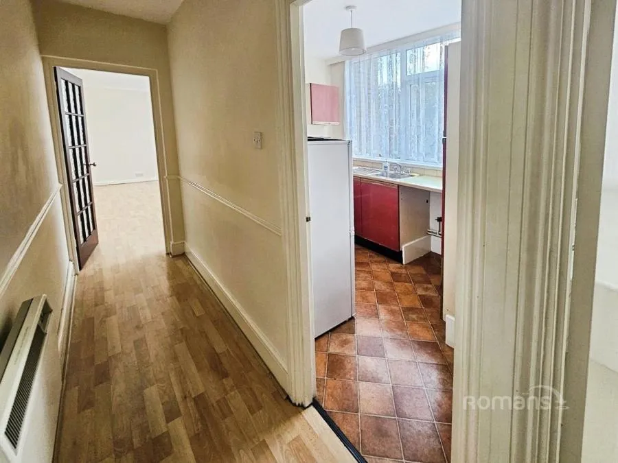 Farnham Road, Slough, SL2, photo 6