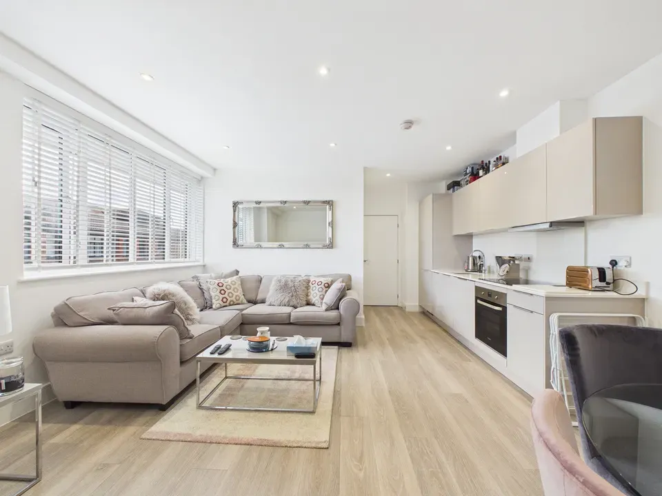 1 bed flat for sale, North Street, Horsham