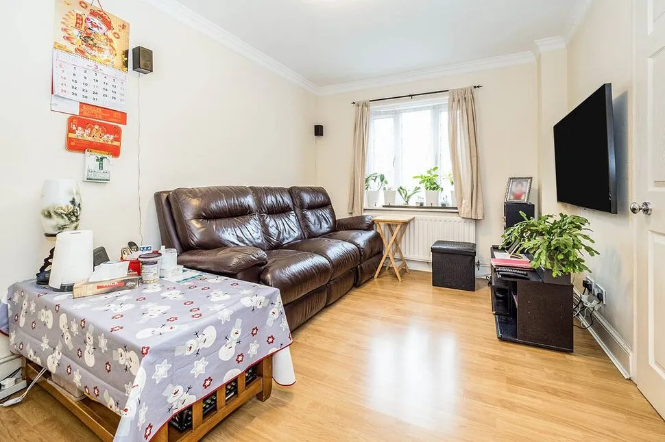Bracken Close, London, E6, photo 12