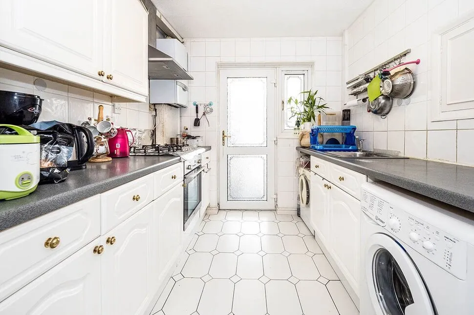 Bracken Close, London, E6, photo 3