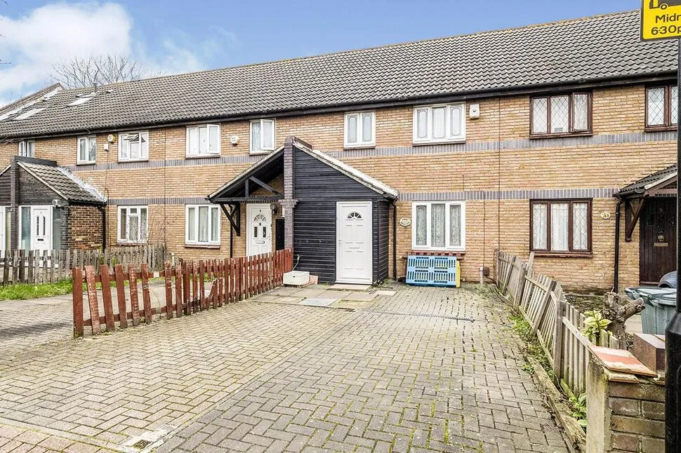 Bracken Close, London, E6, photo 6