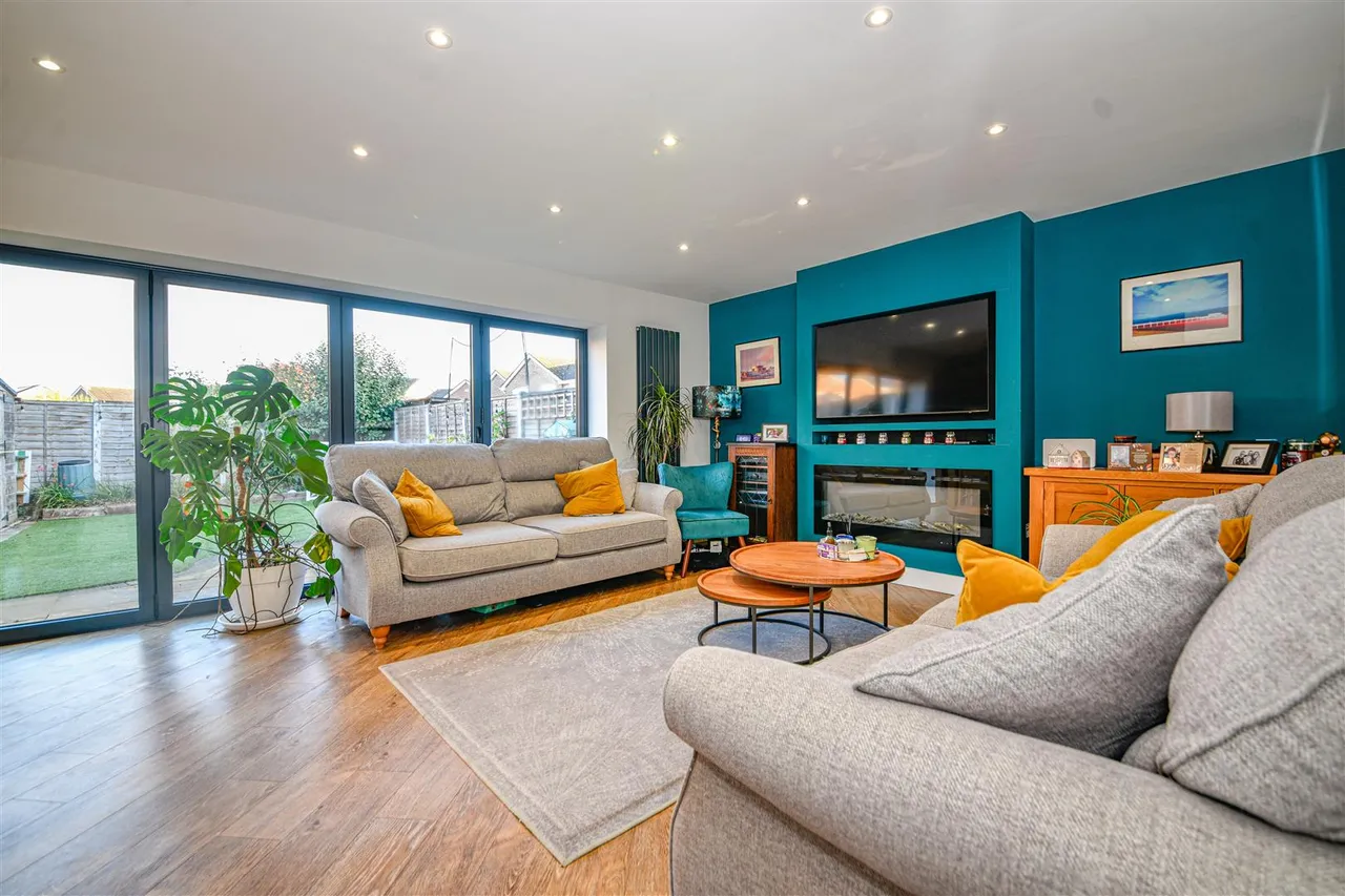 Longfield Road, Fair Oak, SO50, photo 2