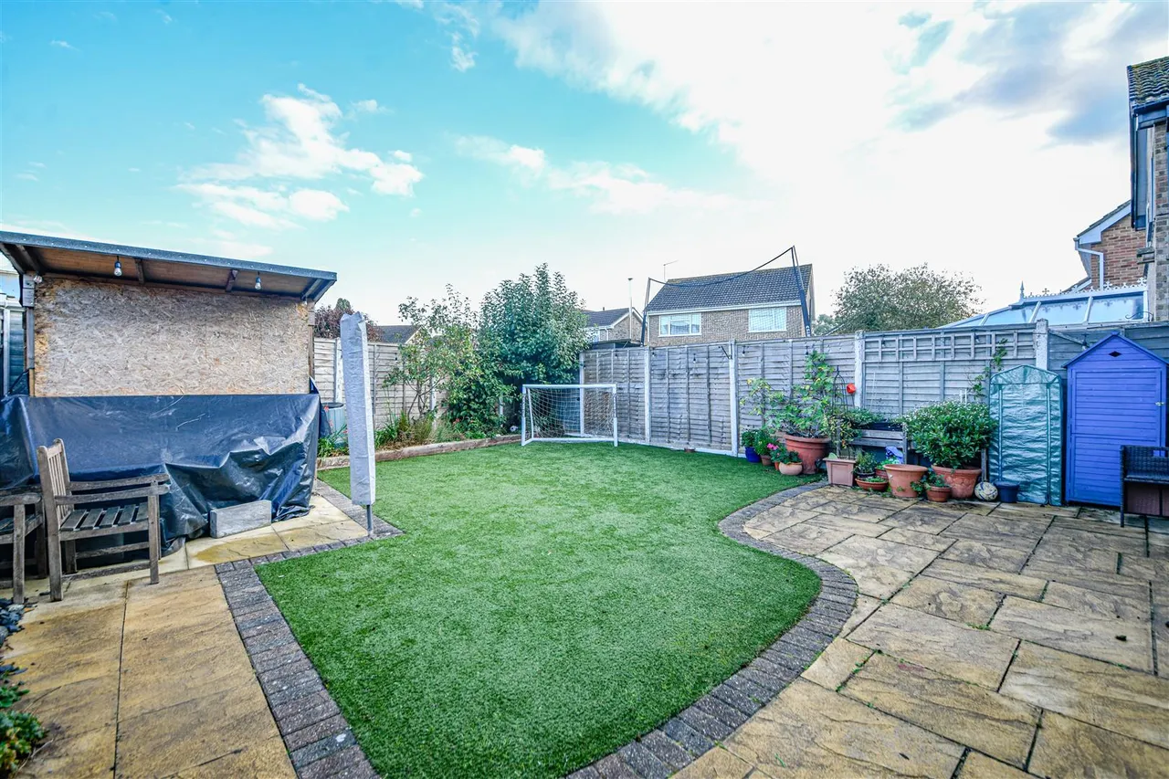 Longfield Road, Fair Oak, SO50, photo 13
