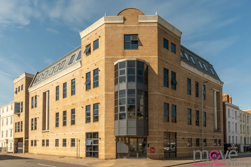 2 bed flat for sale — Flat 6, Fitzalan House Park Road, Gloucester, GL1 1LW