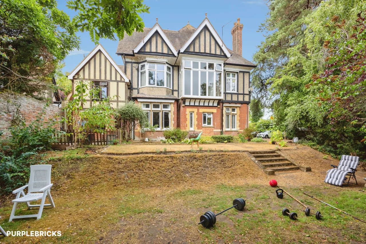 Guildford, GU1, photo 2