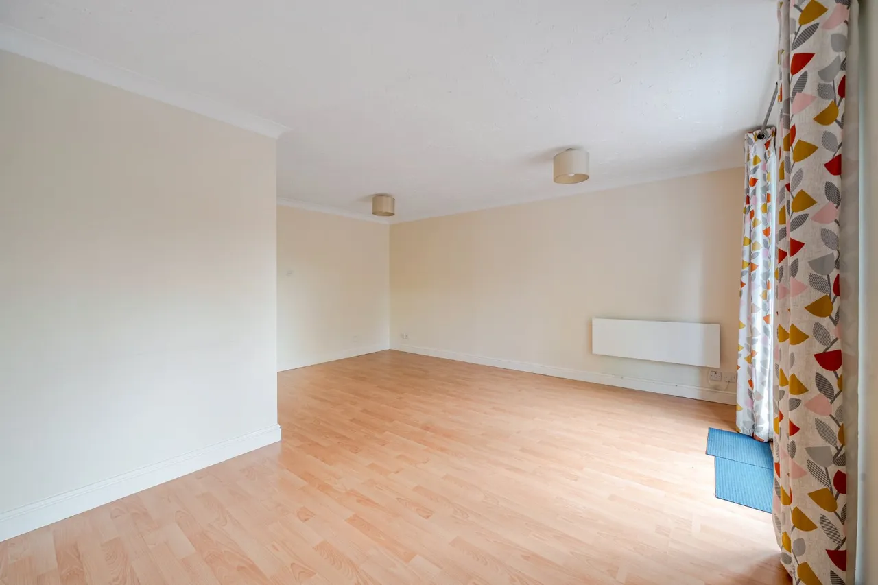 Waterside Court, Alton, GU34, photo 3