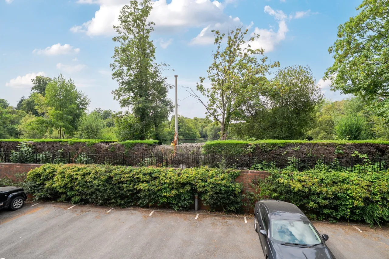 Waterside Court, Alton, GU34, photo 9