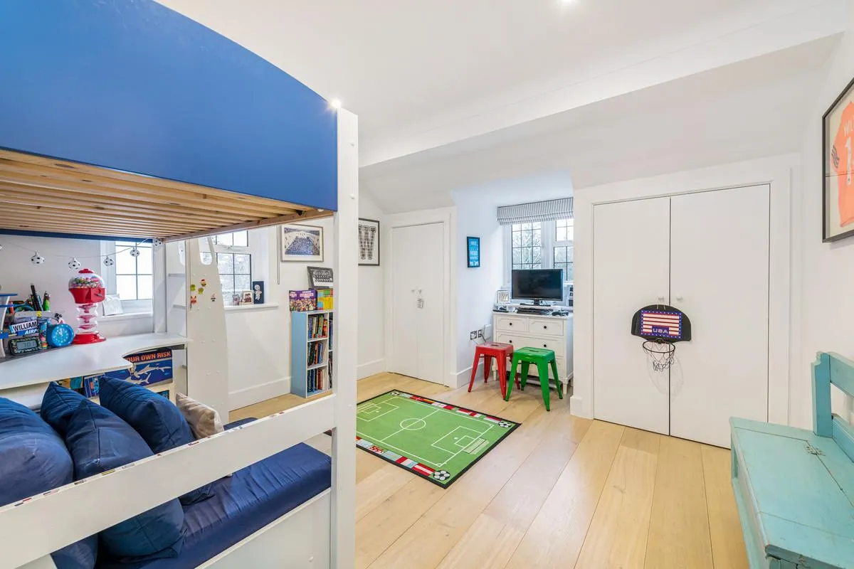 Parke Road, London, SW13, photo 36