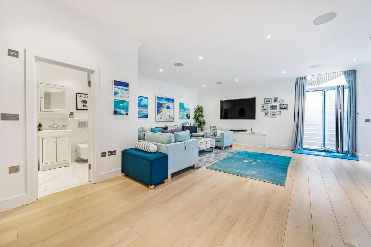 Parke Road, London, SW13, photo 19