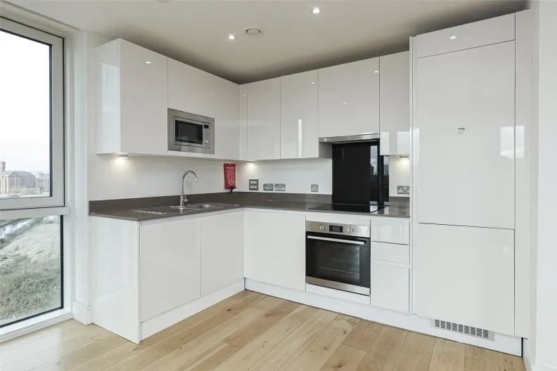 High Street, Stratford, E15, photo 5