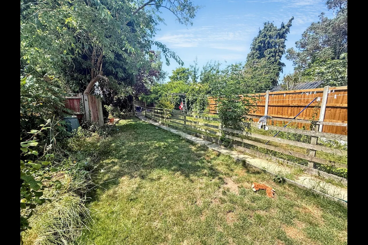 London Road, Clacton-On-Sea, CO15, photo 12