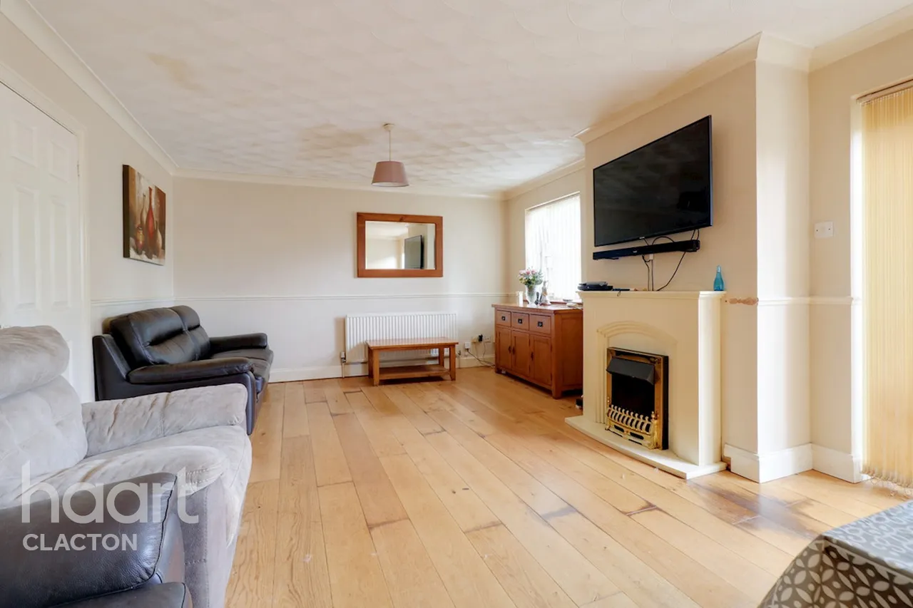 London Road, Clacton-On-Sea, CO15, photo 3