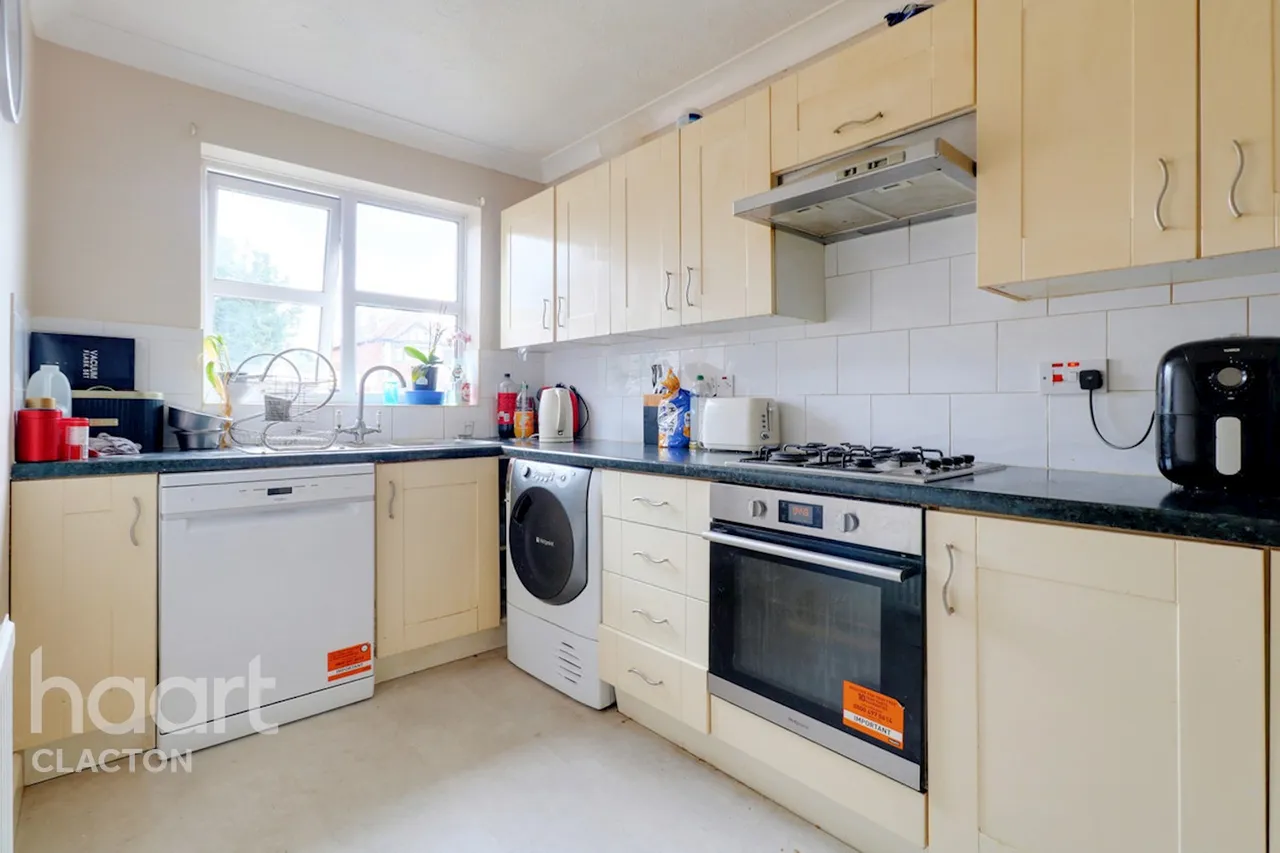 London Road, Clacton-On-Sea, CO15, photo 4
