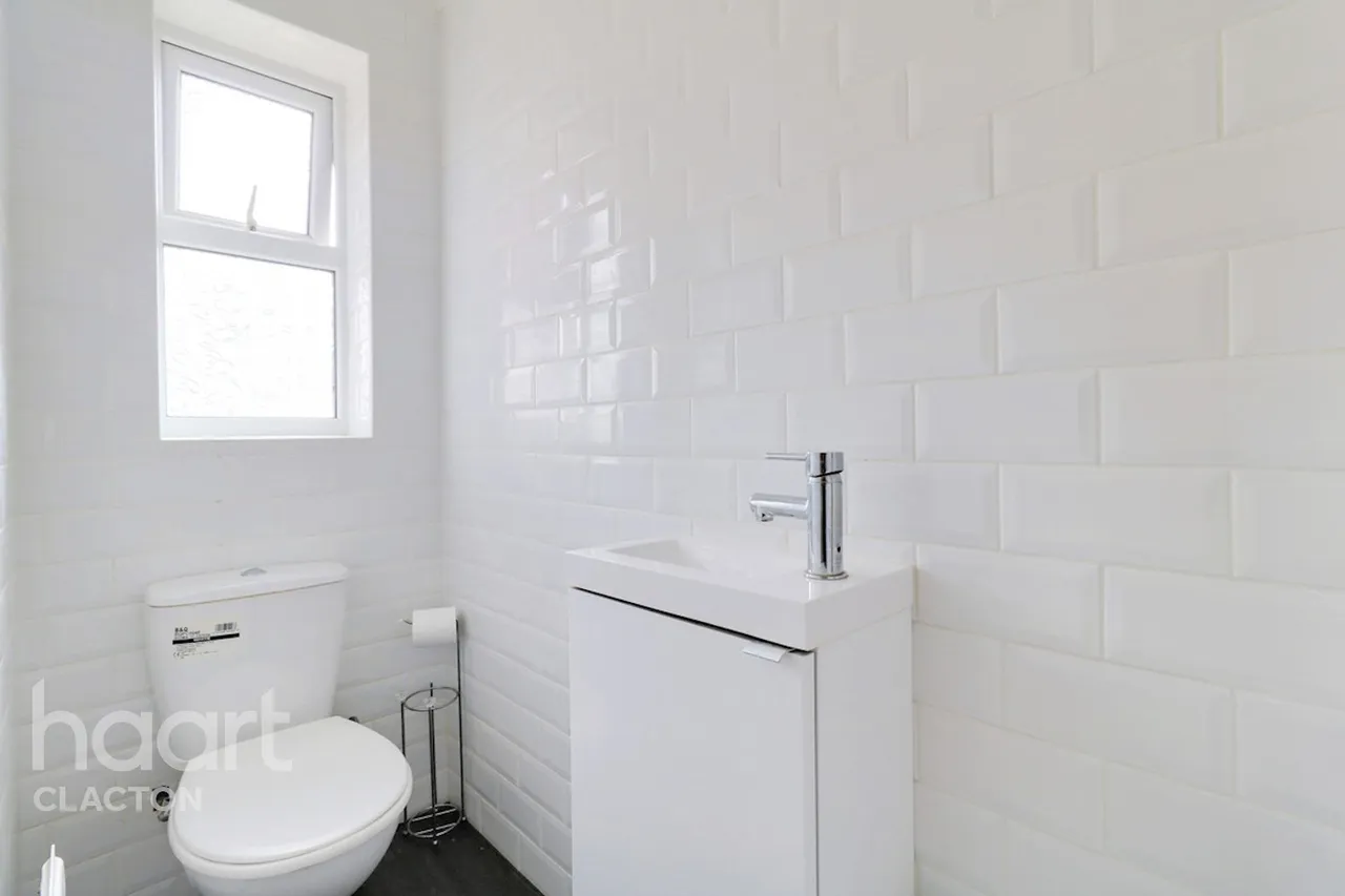 London Road, Clacton-On-Sea, CO15, photo 5