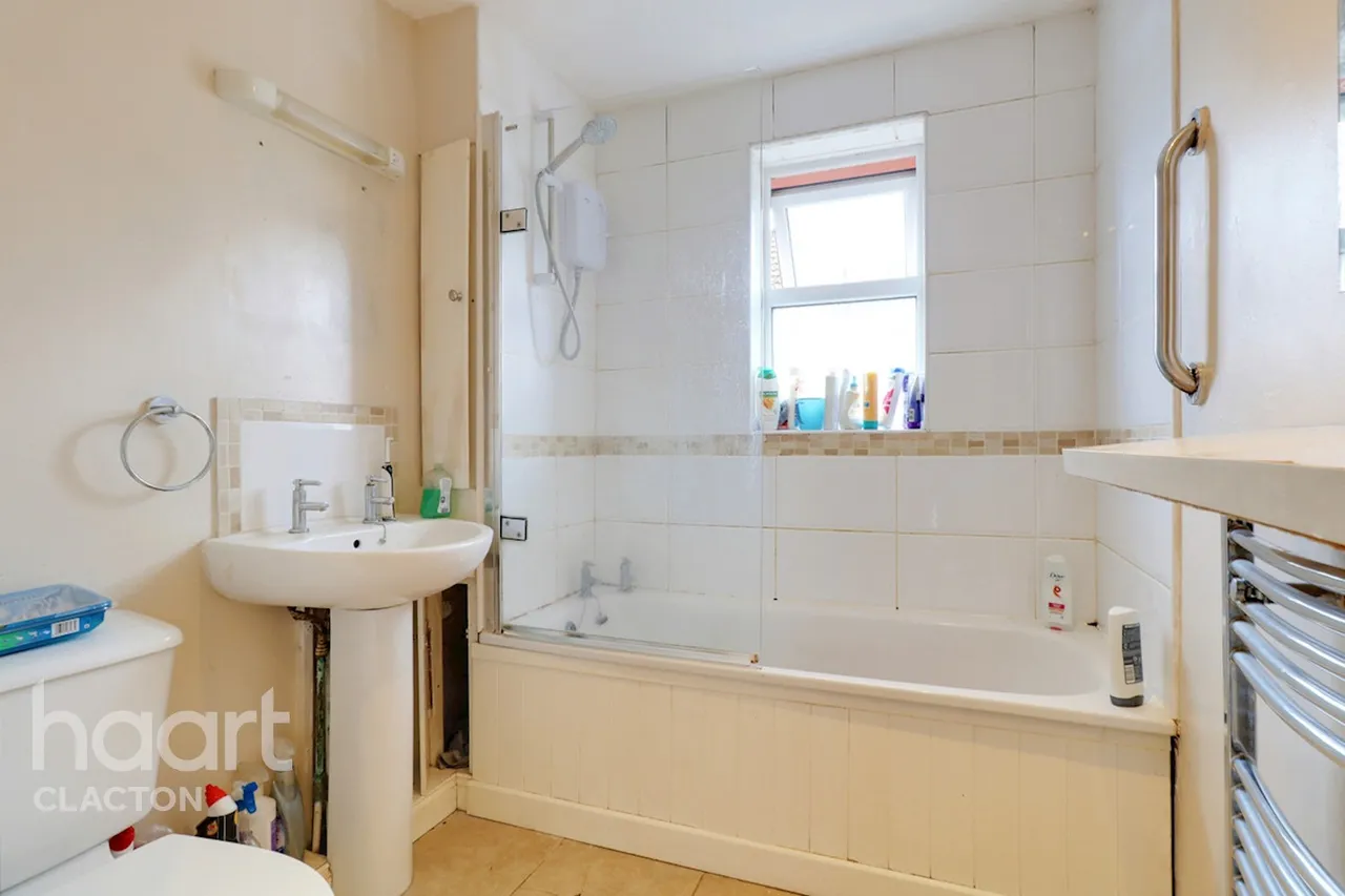London Road, Clacton-On-Sea, CO15, photo 11