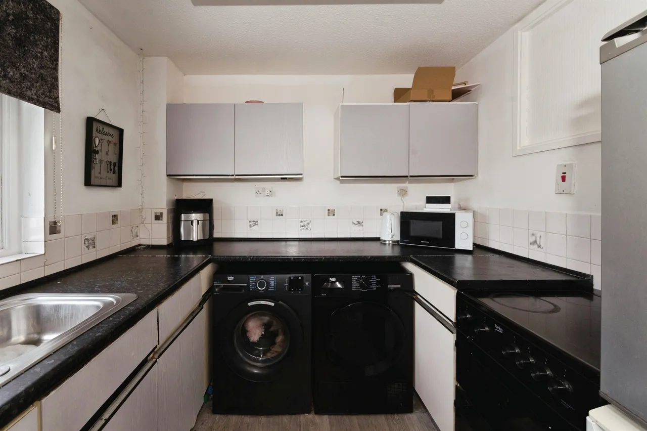 Coronation Avenue, East Tilbury, Tilbury, photo 4
