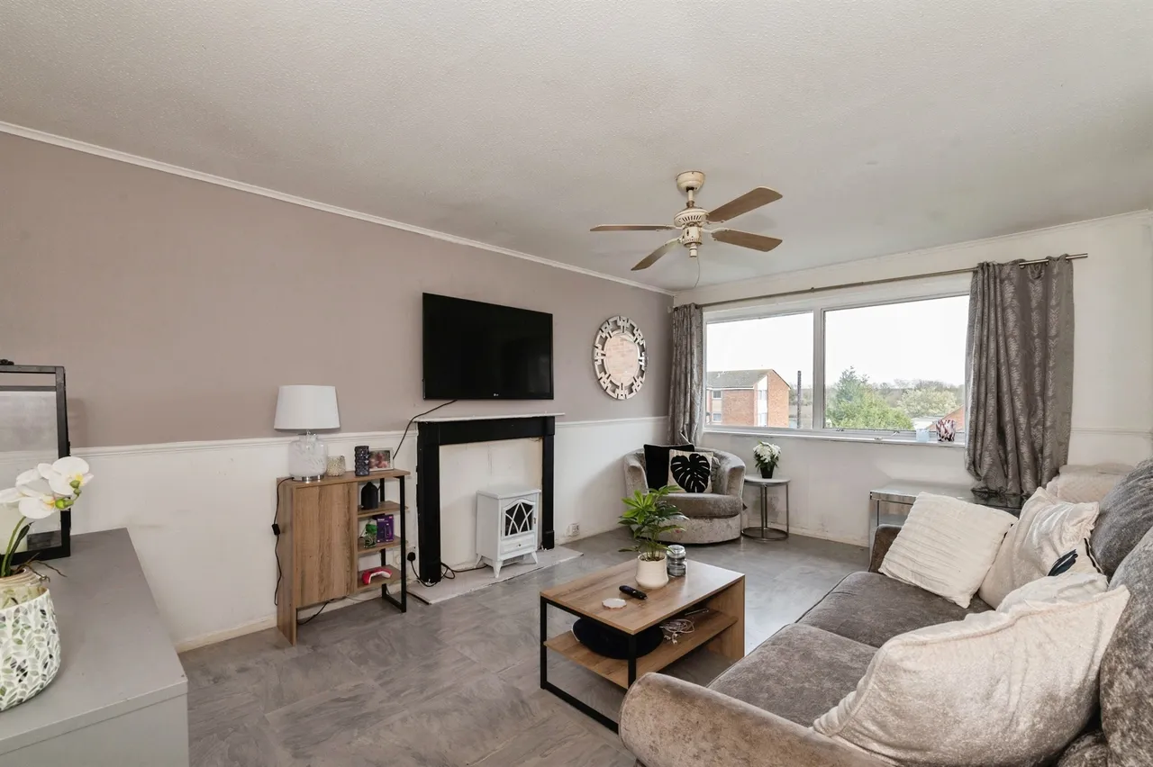 Coronation Avenue, East Tilbury, Tilbury, photo 2