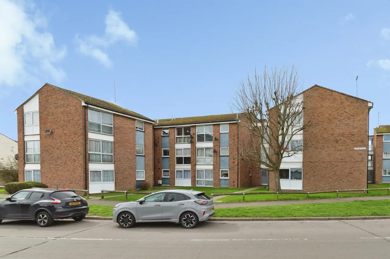 Coronation Avenue, East Tilbury, Tilbury, photo 10