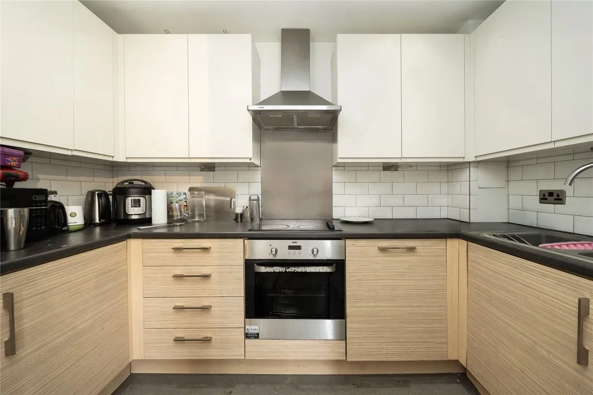 Charcot Road, Colindale, photo 3