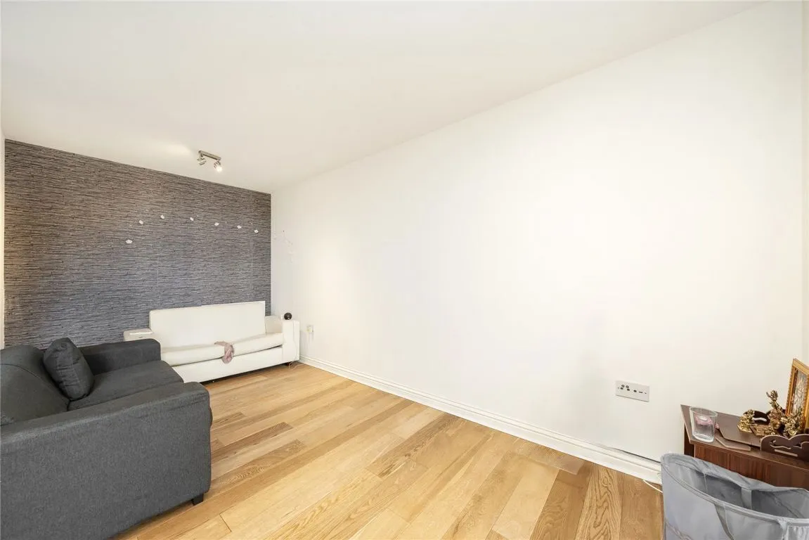 Charcot Road, Colindale, photo 7