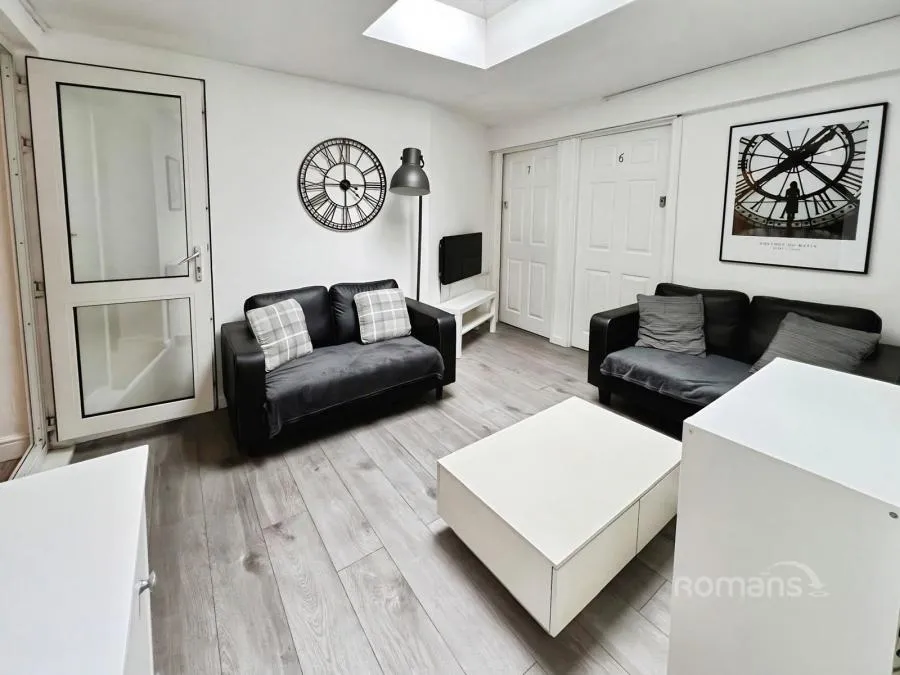 Wavell Way, Winchester, SO22, photo 2