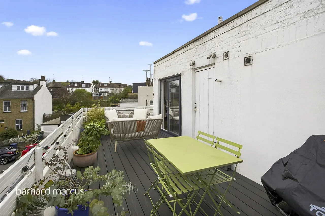 1 bed flat for sale — Pembroke Road, London