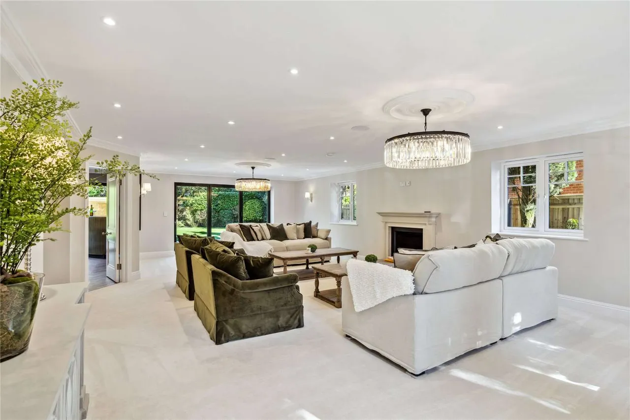 Hedgerley Lane, Gerrards Cross, Buckinghamshire, SL9 7NS, photo 5