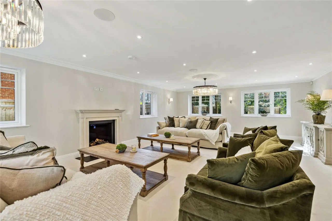 Hedgerley Lane, Gerrards Cross, Buckinghamshire, SL9 7NS, photo 9