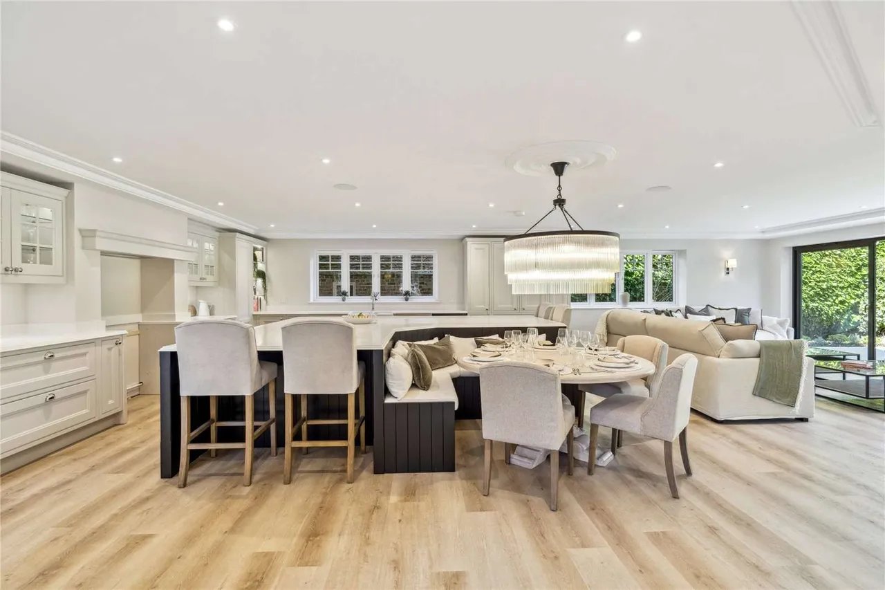 Hedgerley Lane, Gerrards Cross, Buckinghamshire, SL9 7NS, photo 6