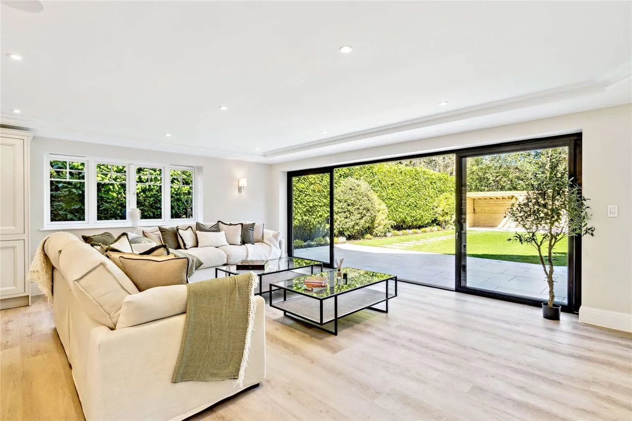 Hedgerley Lane, Gerrards Cross, Buckinghamshire, SL9 7NS, photo 7