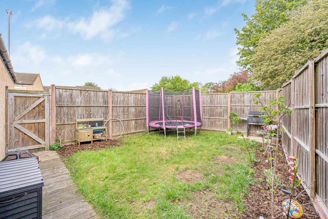 West Drive Gardens, Soham, CB7, photo 4