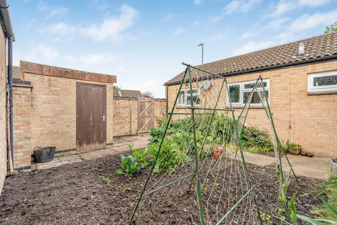 West Drive Gardens, Soham, CB7, photo 15