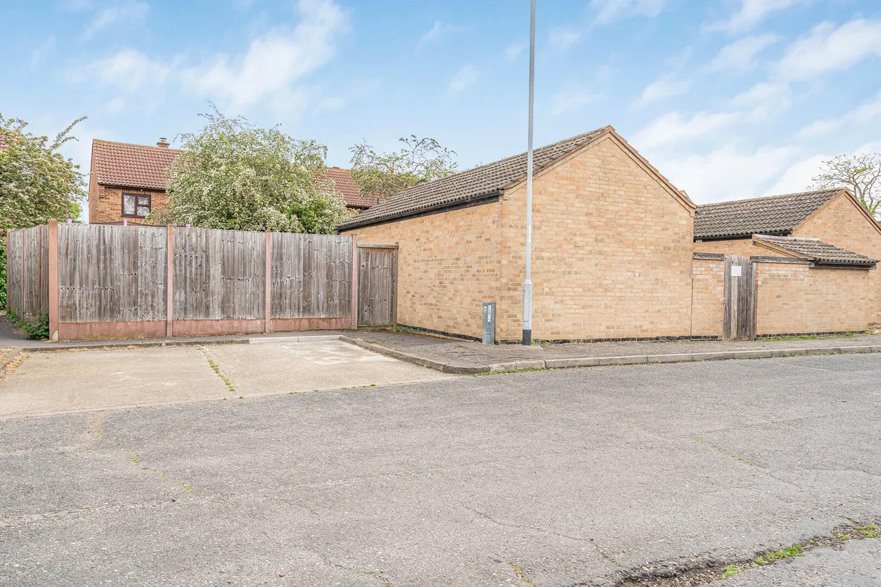 West Drive Gardens, Soham, CB7, photo 19