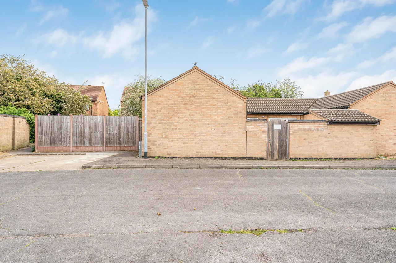 West Drive Gardens, Soham, CB7, photo 18
