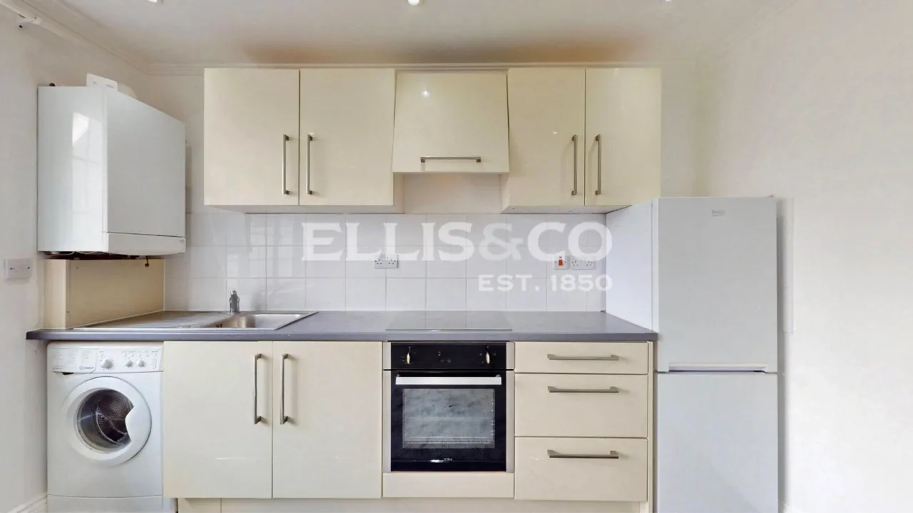 Thorn Close, Northolt, UB5, photo 7