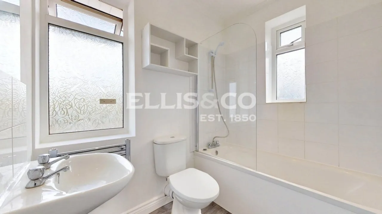 Thorn Close, Northolt, UB5, photo 5