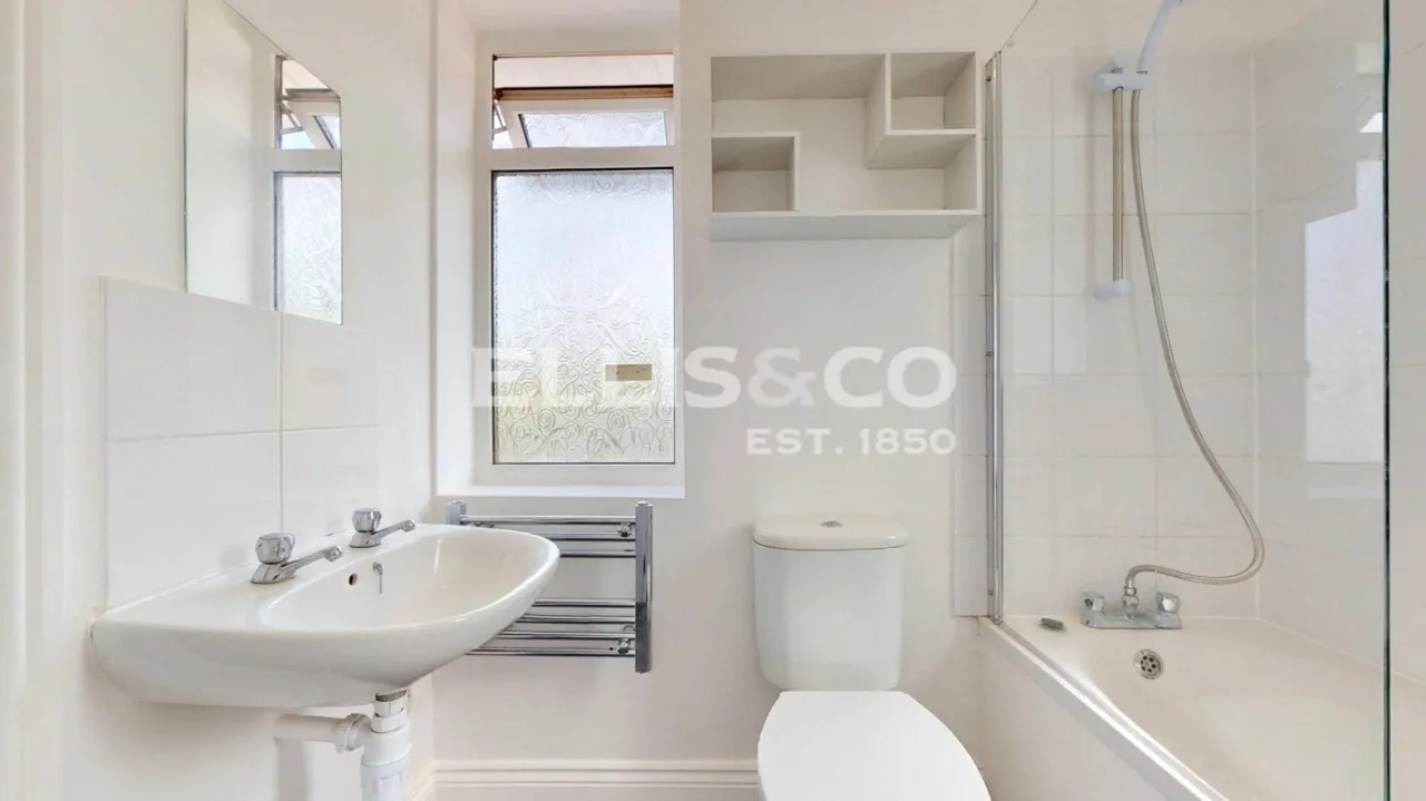 Thorn Close, Northolt, UB5, photo 10