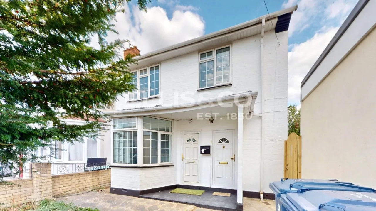 Thorn Close, Northolt, UB5, photo 13