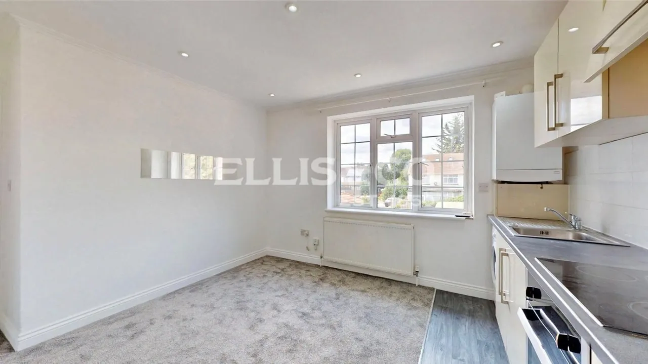 Thorn Close, Northolt, UB5, photo 8