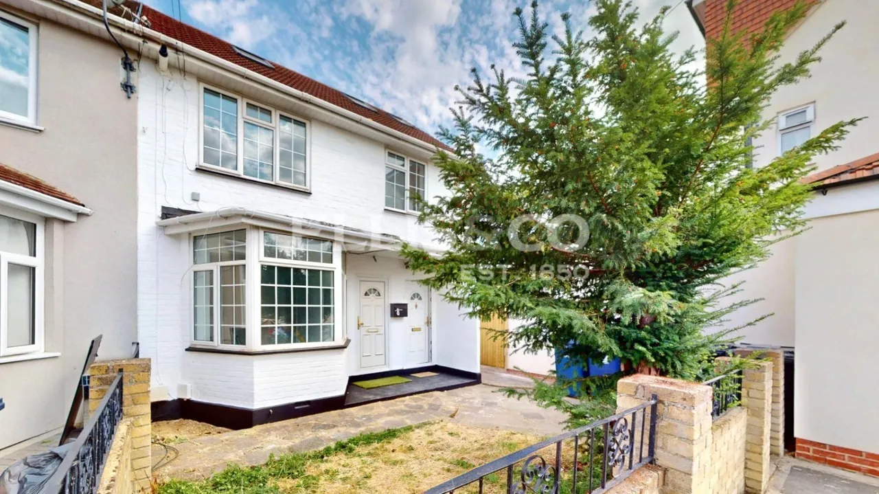 Thorn Close, Northolt, UB5, photo 14