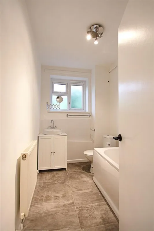 Lamport Close, London, SE18, photo 4