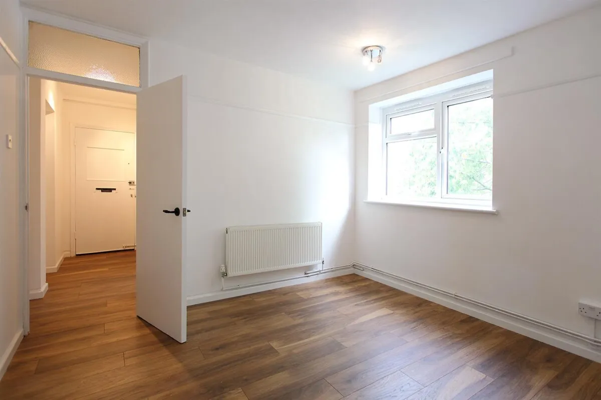 Lamport Close, London, SE18, photo 3