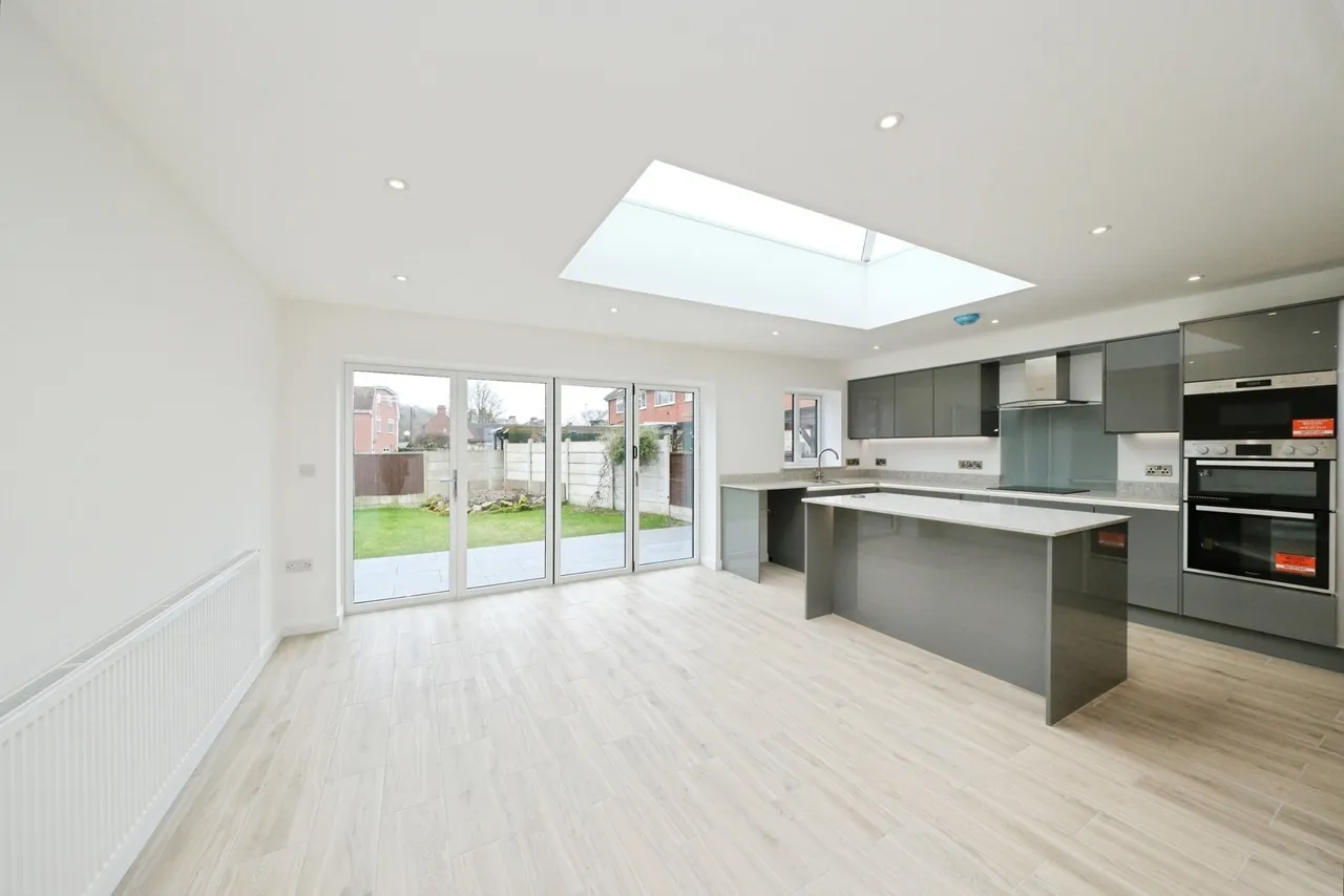 Hawthorn Drive, New Ollerton, Newark, Nottinghamshire, NG22, photo 2