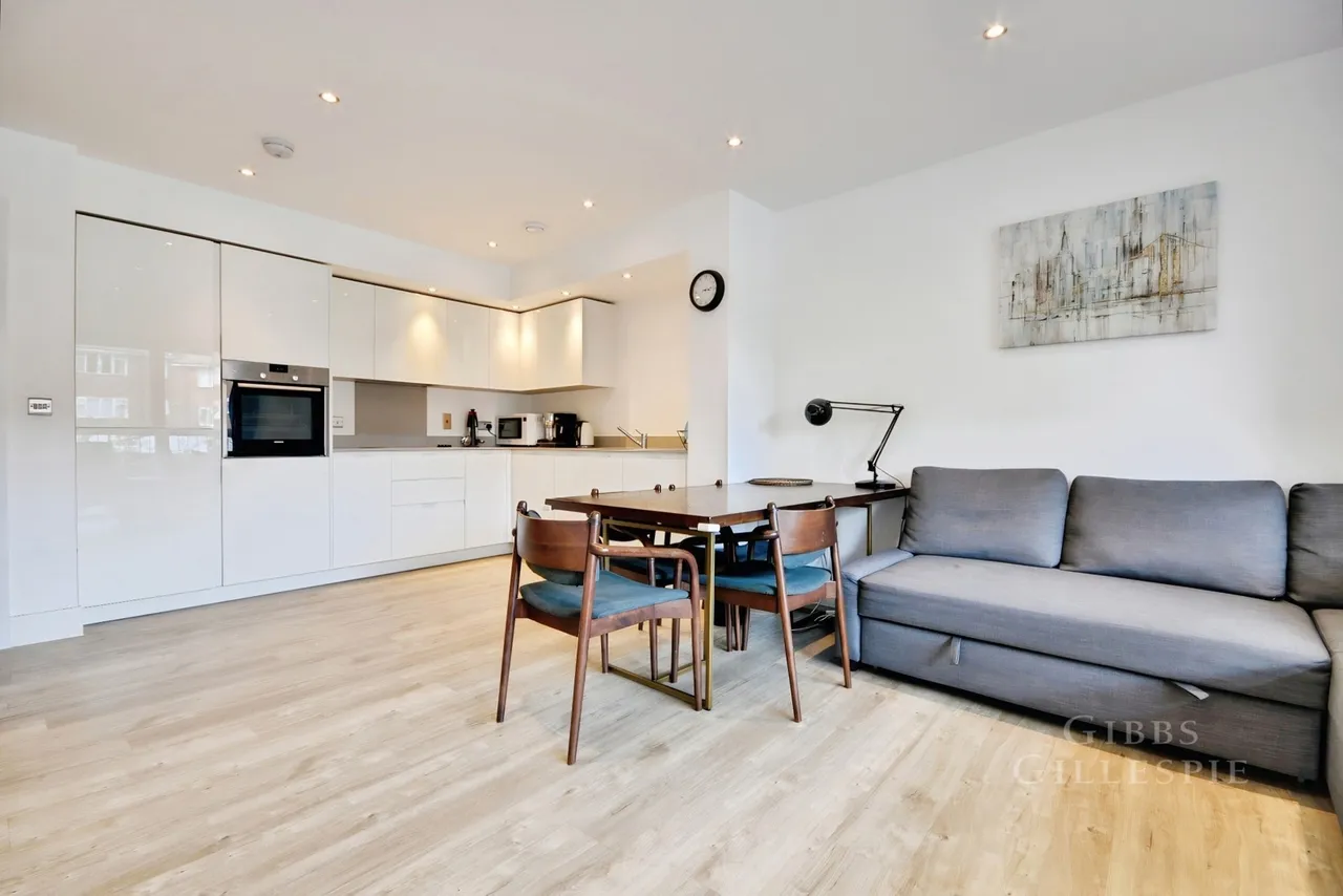 3 bed flat to rent, Lyon Road, Fees Apply, HA1